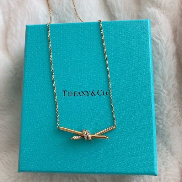 Genuine Tiffany knot necklace in gold with diamonds - Picture 1 of 1